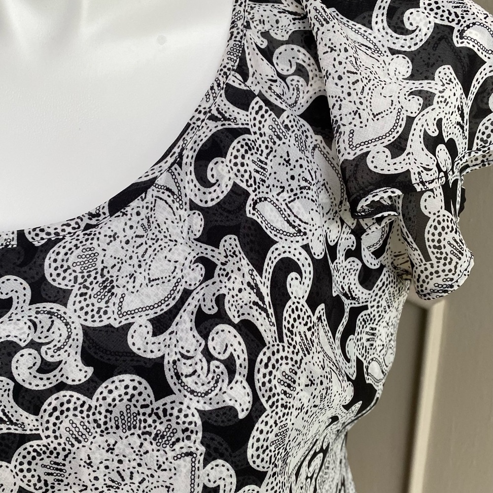 EUC Dressbarn flutter sleeve top, 1X